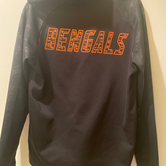 Excellent condition Bengals jacket by Fanatics, size medium - Picture 2 of 3